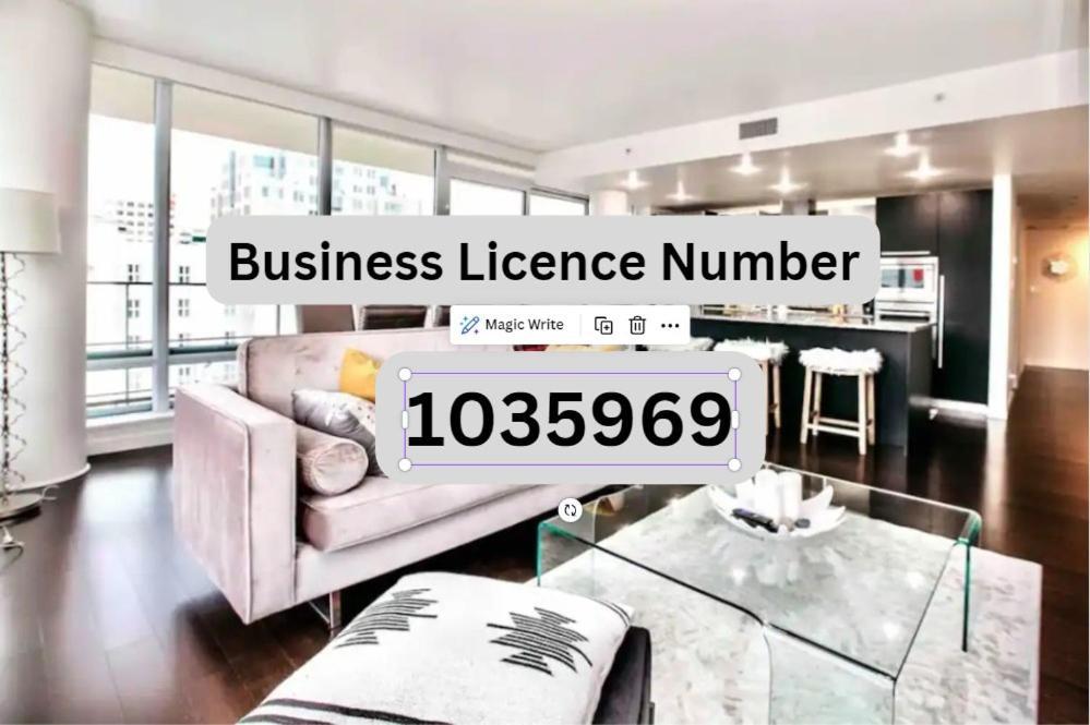 Victoria'S Best Location 2 Bedroom Luxe Condo Bagian luar foto